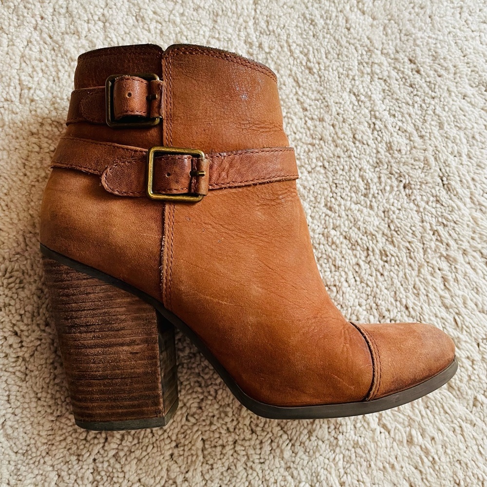 Lucky Brand booties size 9